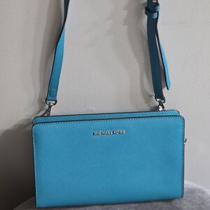 Micheal kors cross bag